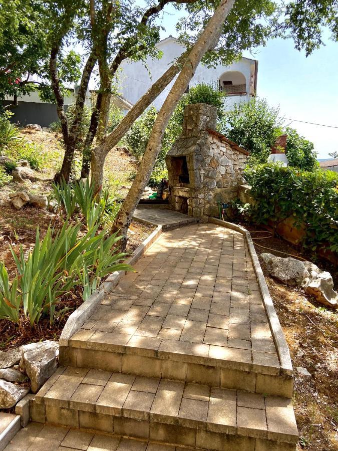 Villa Rudy Holiday Home Njivice Exterior photo