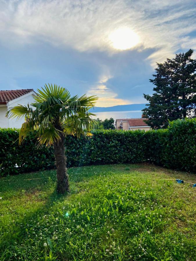 Villa Rudy Holiday Home Njivice Exterior photo